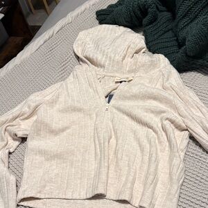 Universal Thread Cream cropped hoodie NWT